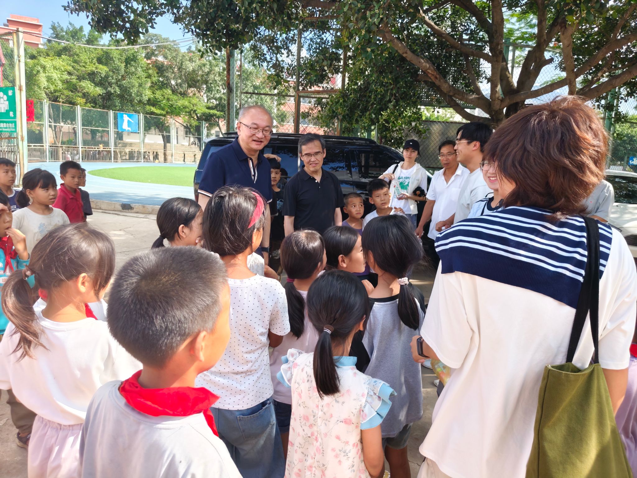 气氛热烈而温馨