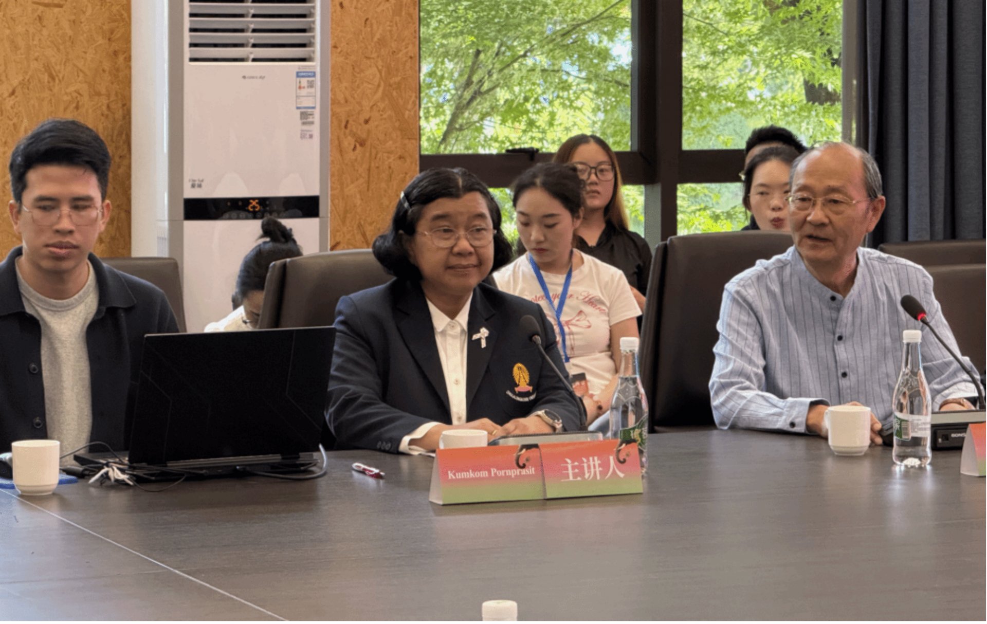 艺术家及师生代表齐聚春城昆明