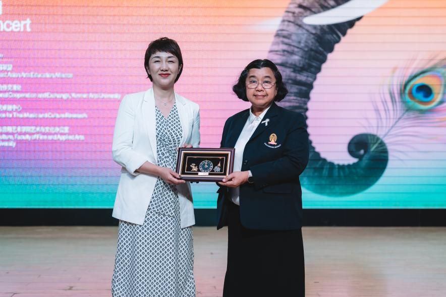 专题讲座及专场音乐会等形式